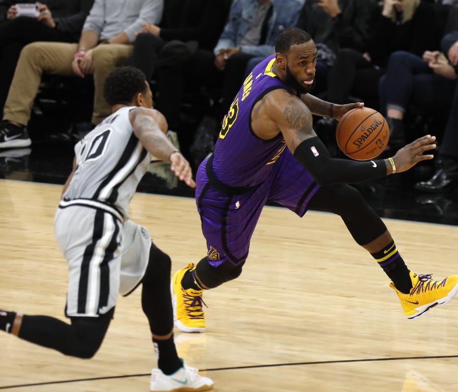 前广州队球员张志雄 白余涛加盟重庆铜梁龙