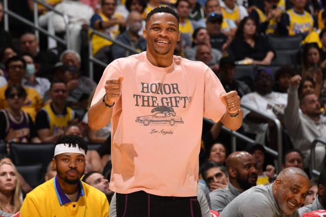 奎因连续3场20+，本届新秀中除克尼佩尔（2次）外第二人