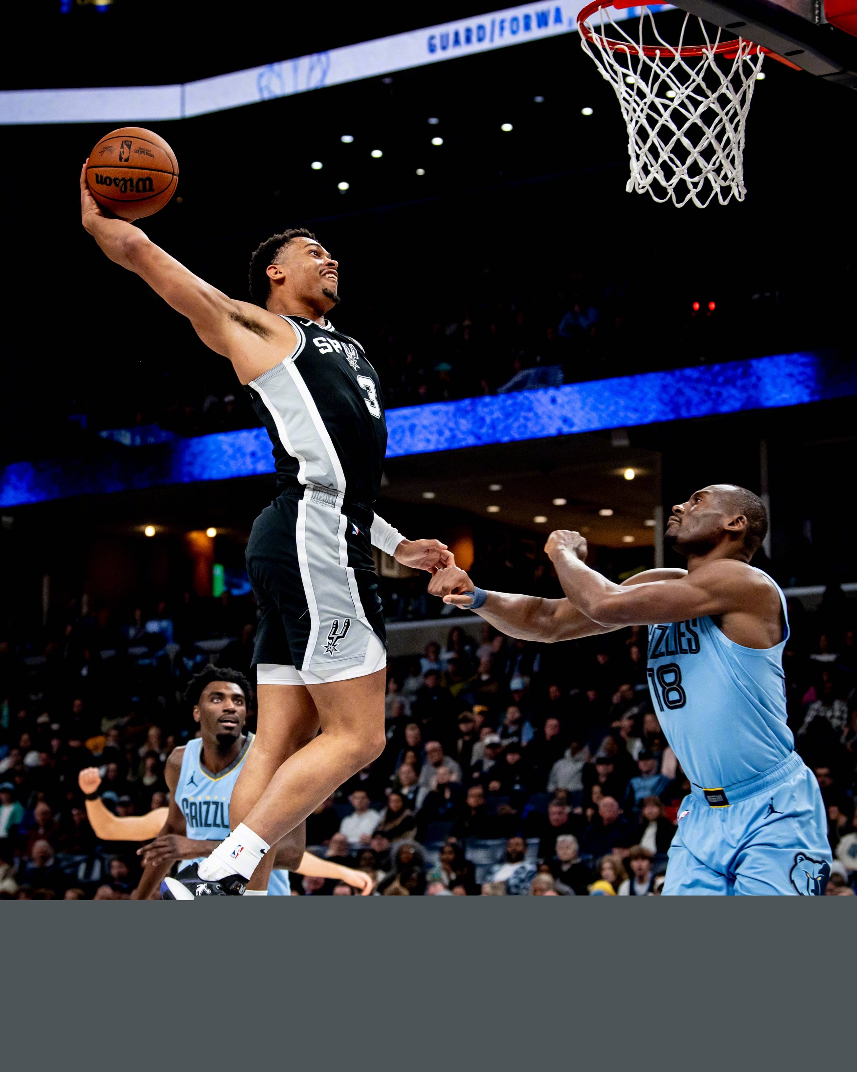 曾是24届最强新秀！因为大伤巅峰不再，现在沦为替补球员，才21岁