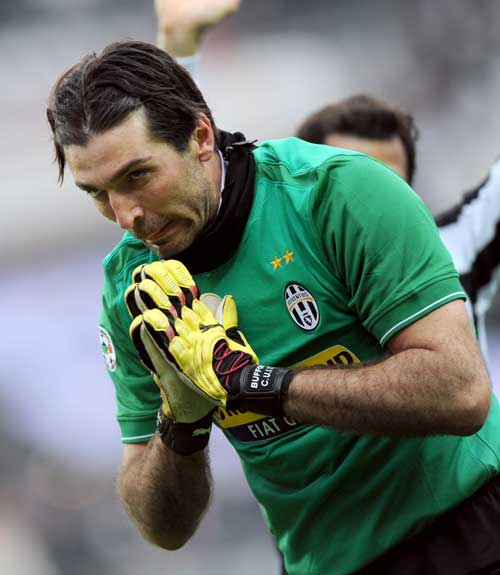 乱战高手！张宁13中7得到21分7篮板2助攻